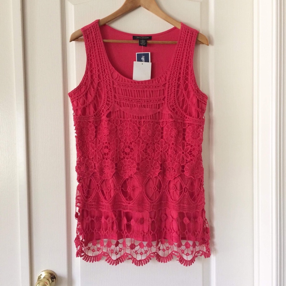 Sleeveless lace blouse